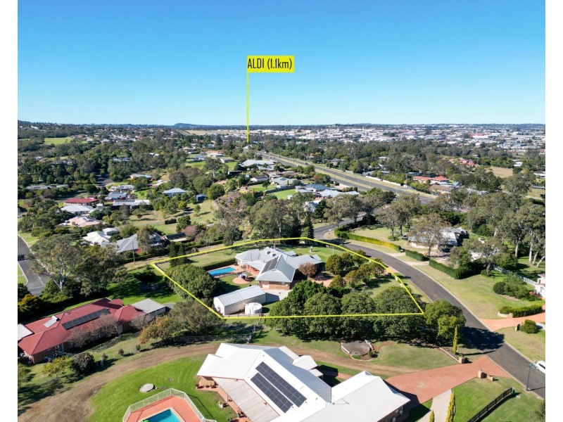 2 Cotswold Close, Cotswold Hills QLD 4350
