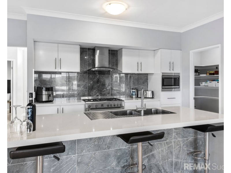 5 Regent Court, Regency Downs QLD 4341