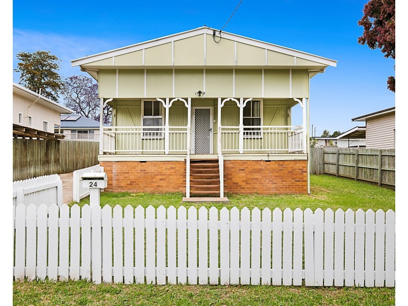 24 Swallow Court, Newtown QLD 4350