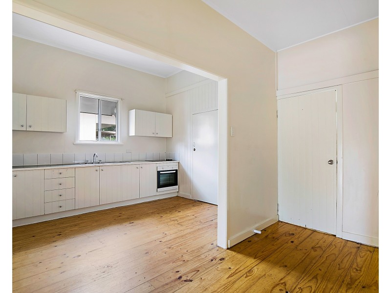 24 Swallow Court, Newtown QLD 4350