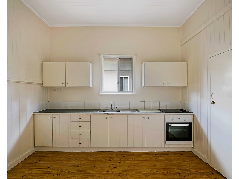 24 Swallow Court, Newtown QLD 4350