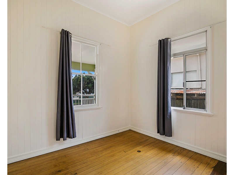 24 Swallow Court, Newtown QLD 4350