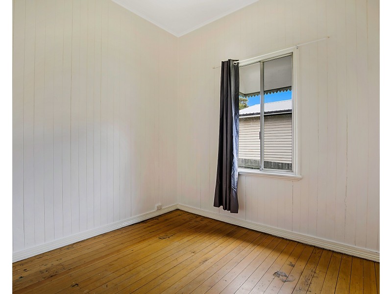 24 Swallow Court, Newtown QLD 4350