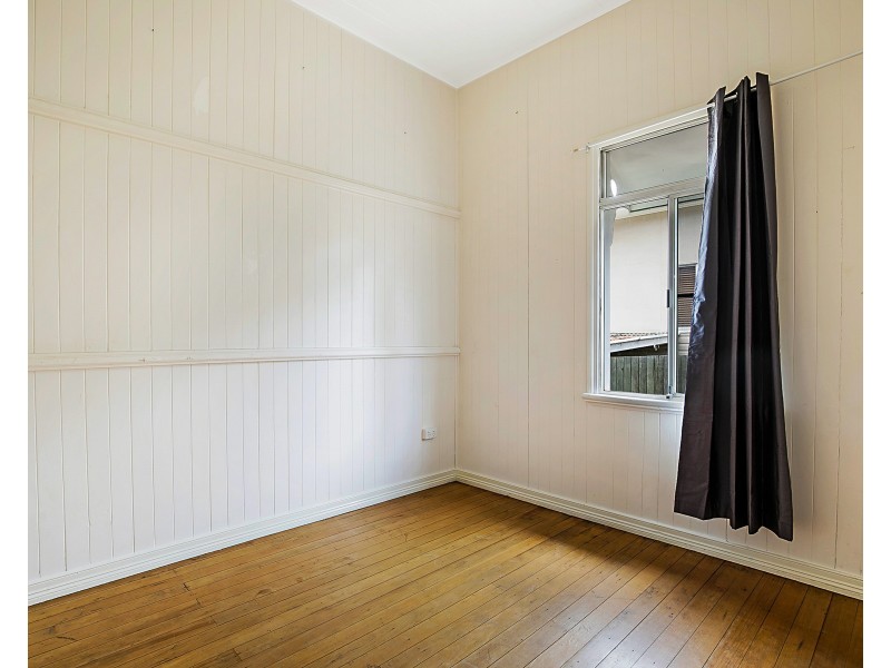 24 Swallow Court, Newtown QLD 4350
