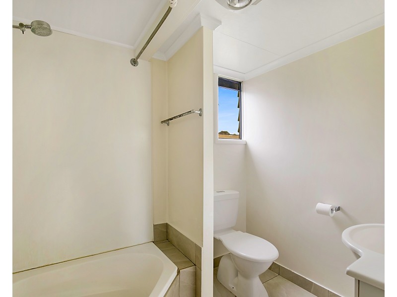 24 Swallow Court, Newtown QLD 4350