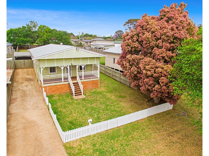 24 Swallow Court, Newtown QLD 4350