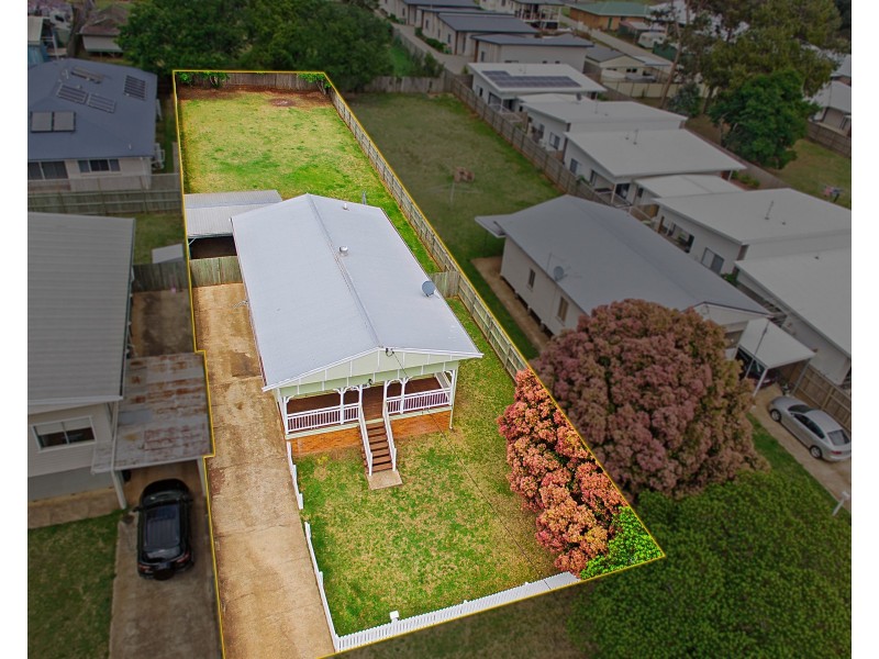 24 Swallow Court, Newtown QLD 4350