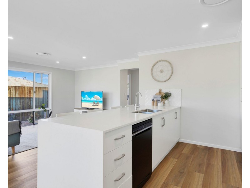 U2 and U3, 1A Elworthy Street, North Toowoomba QLD 4350