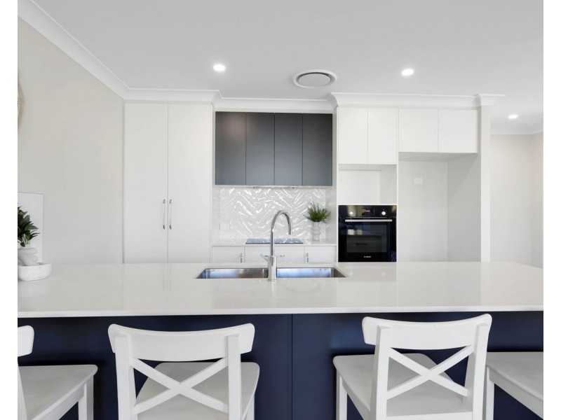 U2 and U3, 1A Elworthy Street, North Toowoomba QLD 4350