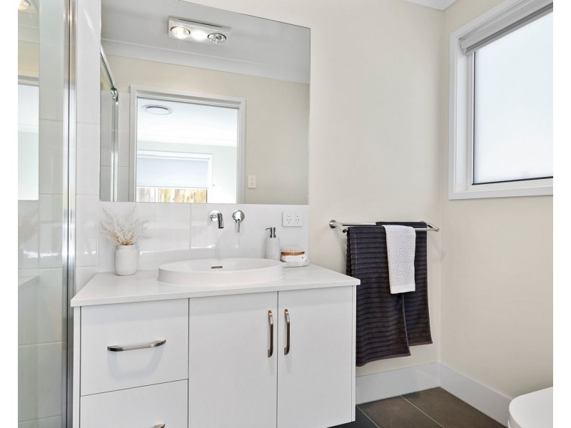 U2 and U3, 1A Elworthy Street, North Toowoomba QLD 4350