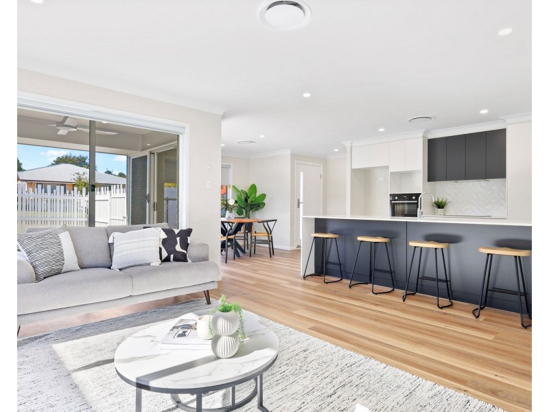 U2 and U3, 1A Elworthy Street, North Toowoomba QLD 4350