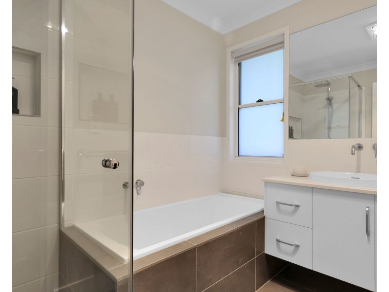 U2 and U3, 1A Elworthy Street, North Toowoomba QLD 4350