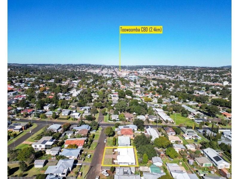U2 and U3, 1A Elworthy Street, North Toowoomba QLD 4350