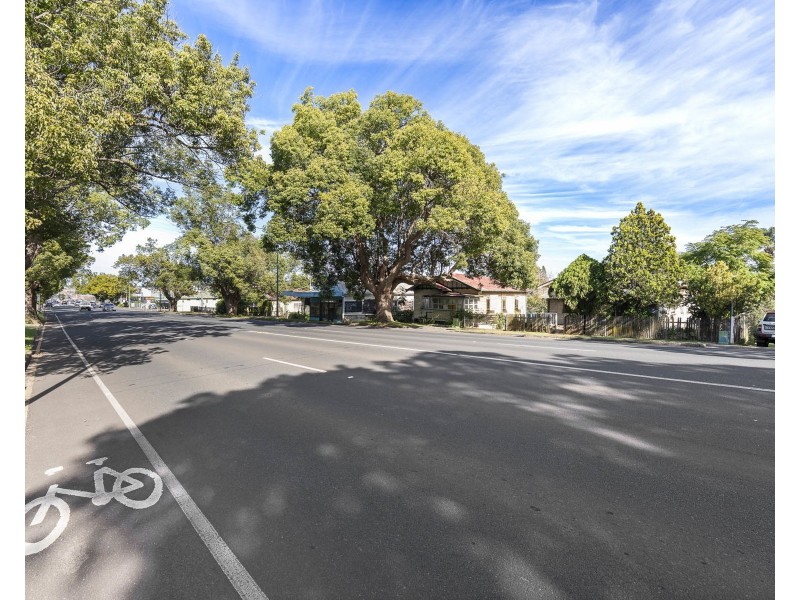 207, 209, 211 & 213a Ruthven Street & 26 Gordon Street, North Toowoomba QLD 4350