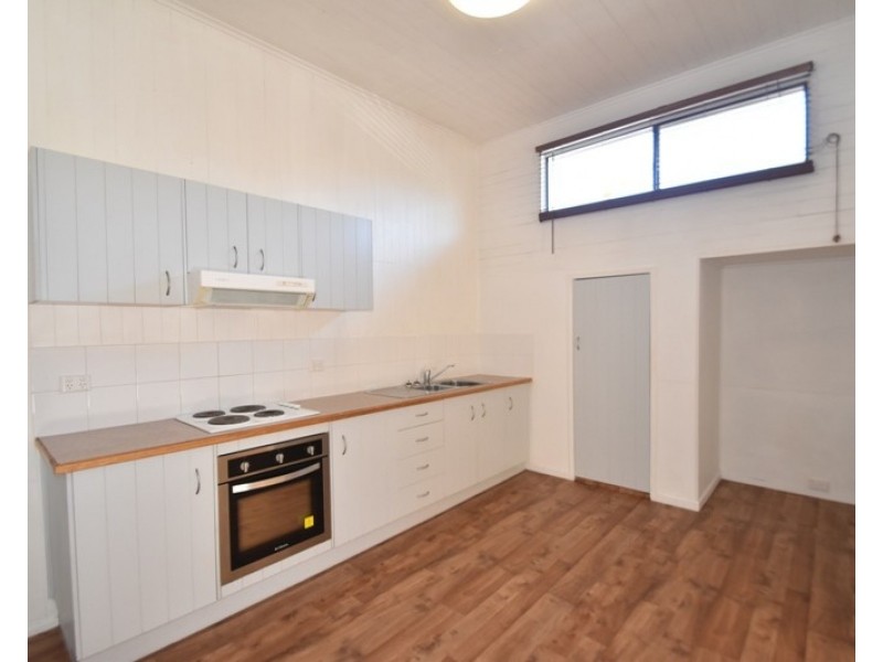 26 Swallow Court, Newtown QLD 4350
