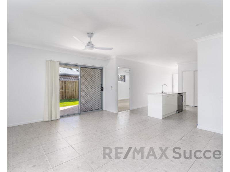 1/4 Royal Dane Crescent, Meringandan West QLD 4352