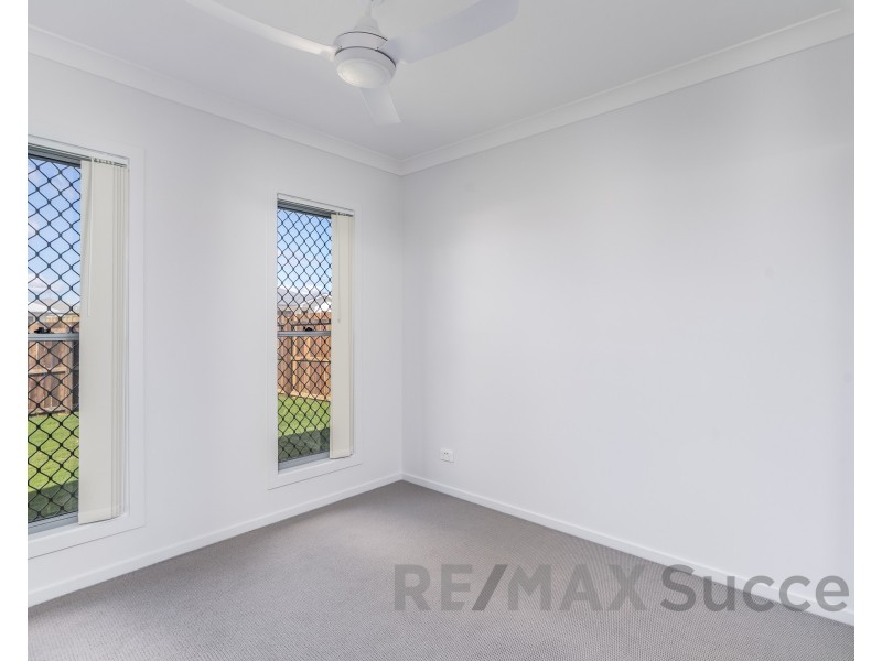 1/4 Royal Dane Crescent, Meringandan West QLD 4352