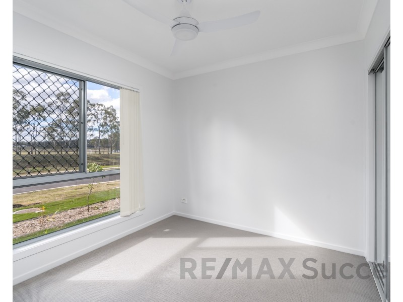 1/4 Royal Dane Crescent, Meringandan West QLD 4352