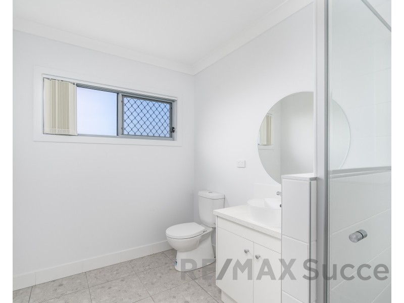1/4 Royal Dane Crescent, Meringandan West QLD 4352