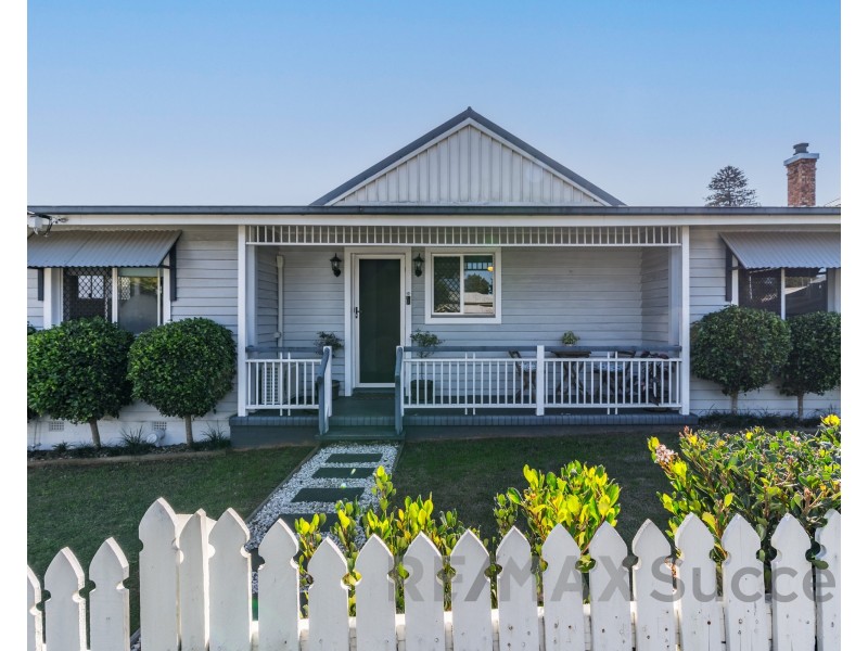 9 Carlton Street, North Toowoomba QLD 4350