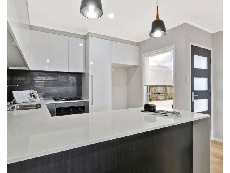 16 Heather Street, Kearneys Spring QLD 4350