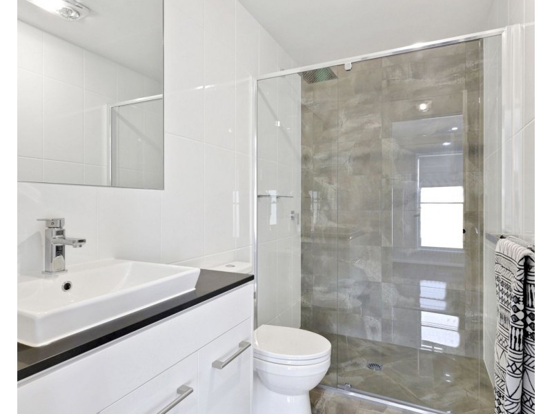16 Heather Street, Kearneys Spring QLD 4350