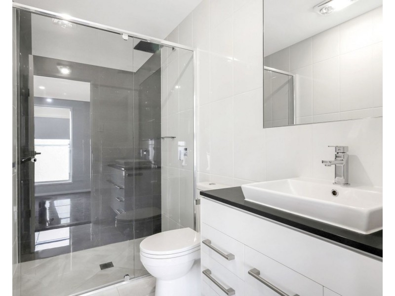 16 Heather Street, Kearneys Spring QLD 4350