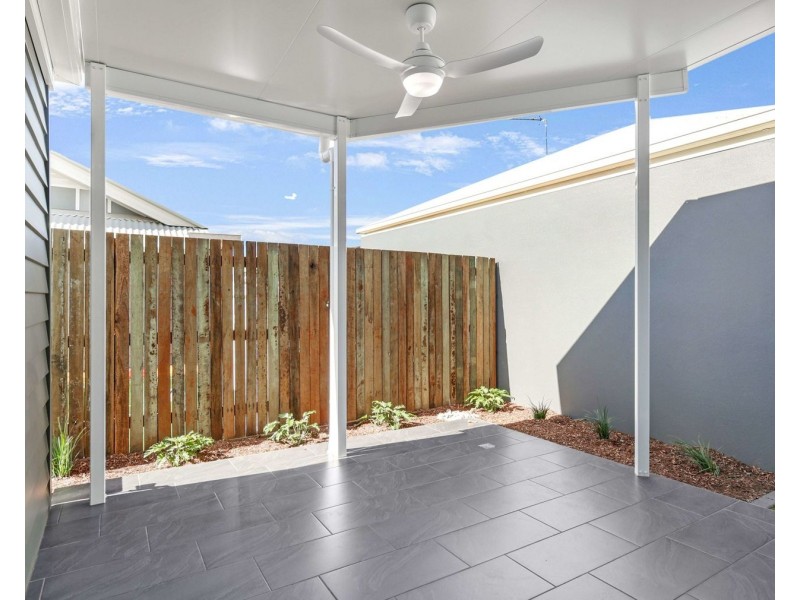 16 Heather Street, Kearneys Spring QLD 4350