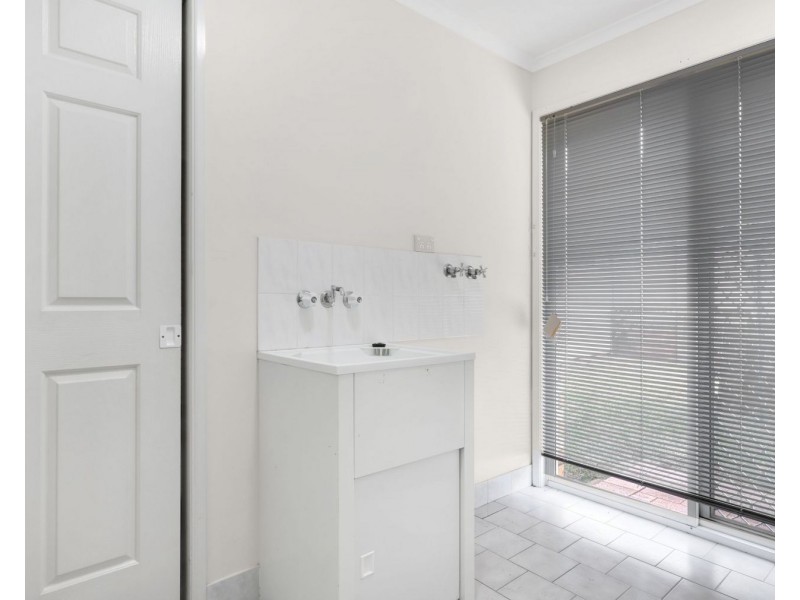 19/19a Gladstone Street, Newtown QLD 4350