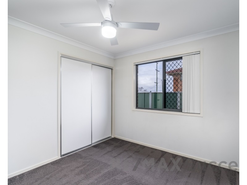 2/324a West Street, Kearneys Spring QLD 4350