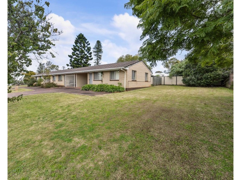 17 Risson Street, Wilsonton Heights QLD 4350
