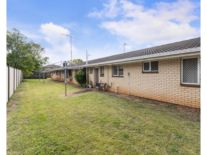 17 Risson Street, Wilsonton Heights QLD 4350