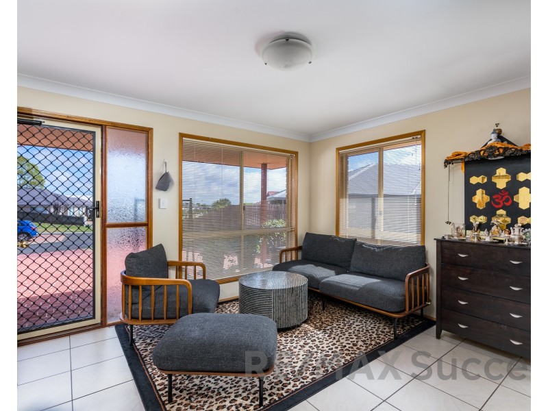 1/26 Sambar Court, Kearneys Spring QLD 4350