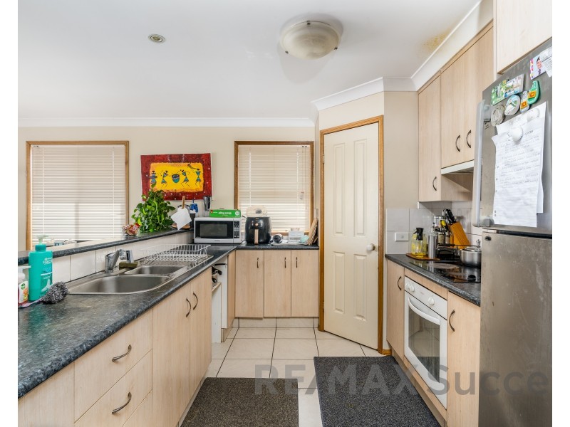 1/26 Sambar Court, Kearneys Spring QLD 4350