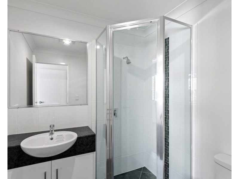 1/92 Sanctuary Drive, Cranley QLD 4350