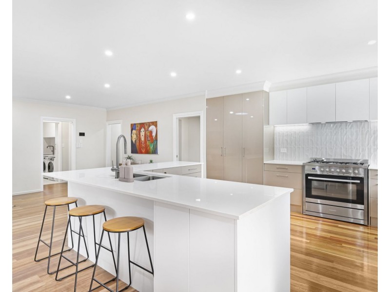 6 Kestrel Court, Rangeville QLD 4350