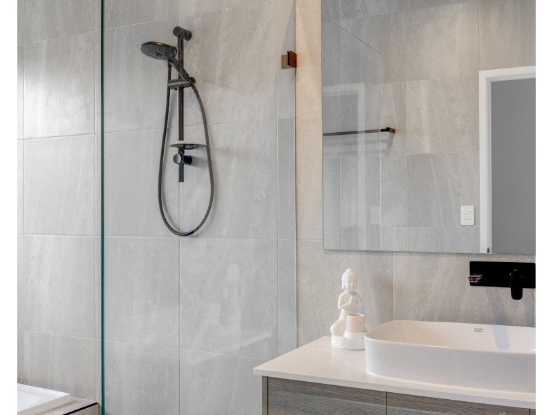 10 Meadowview Court, Mount Rascal QLD 4350