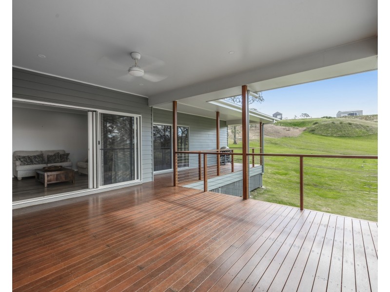 10 Meadowview Court, Mount Rascal QLD 4350