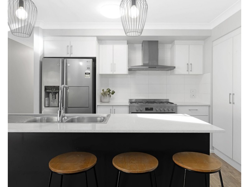 63 Barlow Street, Cranley QLD 4350