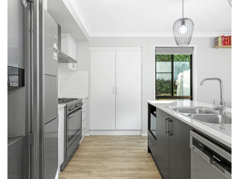 63 Barlow Street, Cranley QLD 4350