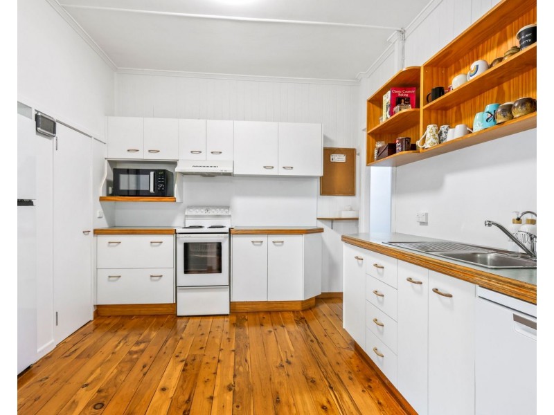 36 Mabel Street, Harlaxton QLD 4350