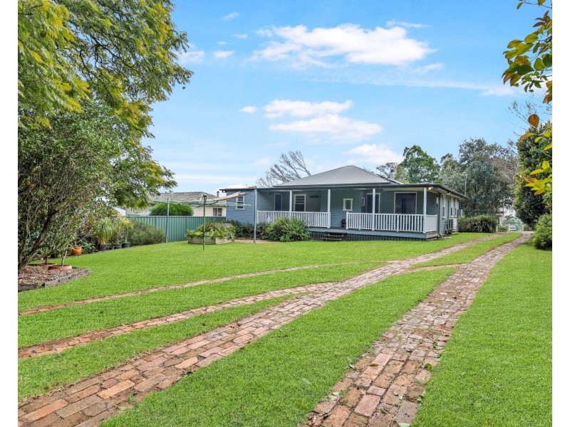 36 Mabel Street, Harlaxton QLD 4350