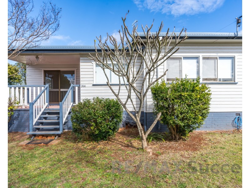 314 South Street, Harristown QLD 4350