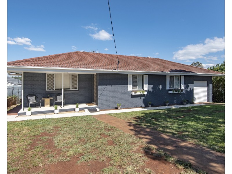 246 West Street, Kearneys Spring QLD 4350
