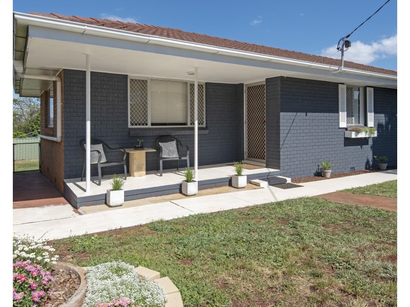 246 West Street, Kearneys Spring QLD 4350