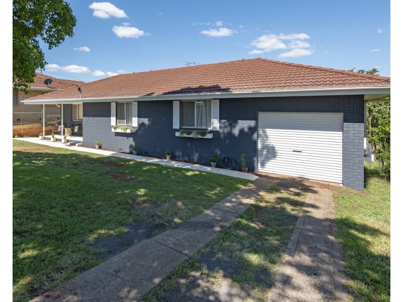246 West Street, Kearneys Spring QLD 4350