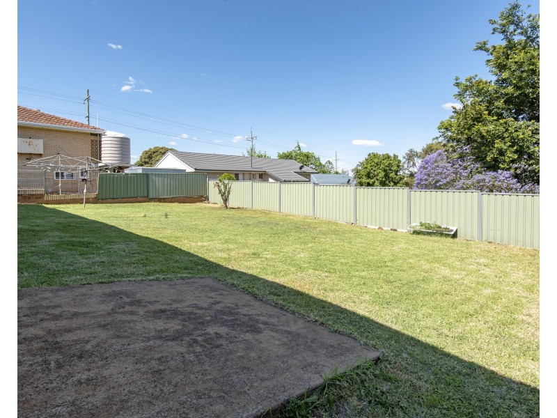 246 West Street, Kearneys Spring QLD 4350