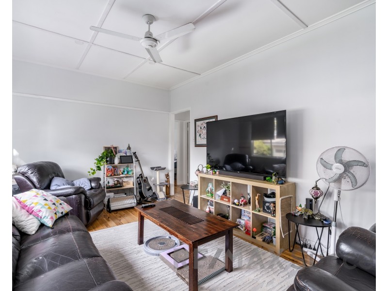 27 Elizabeth Street, South Toowoomba QLD 4350