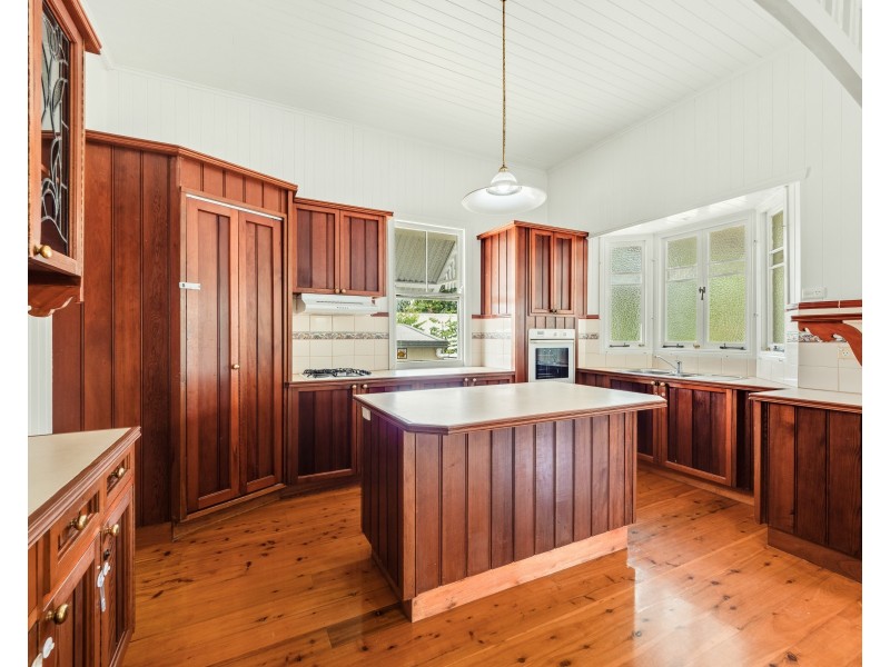 15 Knight Street, North Toowoomba QLD 4350
