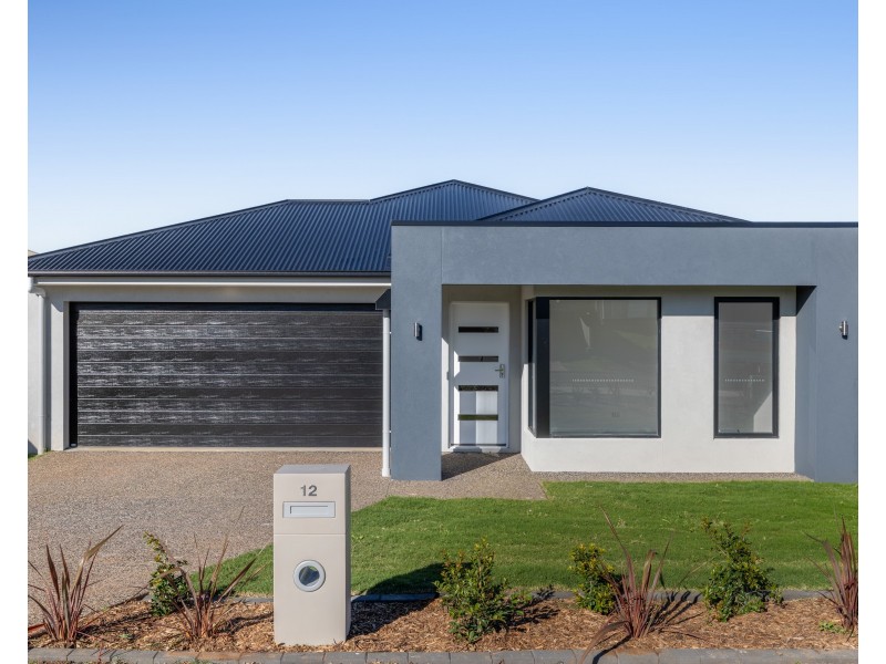 12 Wattle Grove, Harristown QLD 4350